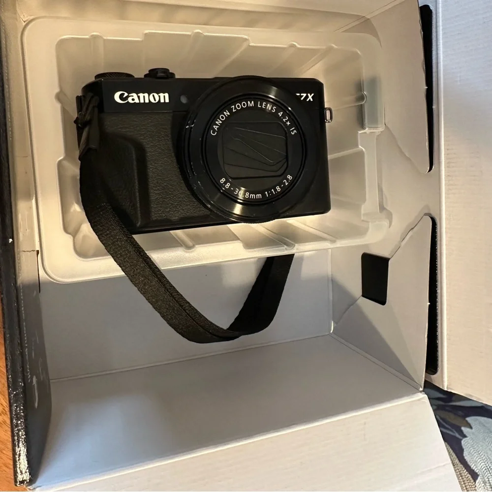 Canon PowerShot G7 X Mark II - Black- all accessories included